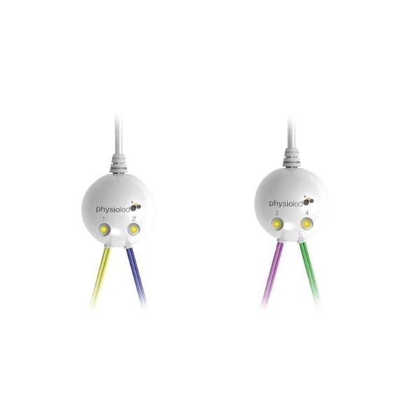 Due connettori rotondi ELECTRA 4 - ELETTROTERAPIA con fili colorati collegati.