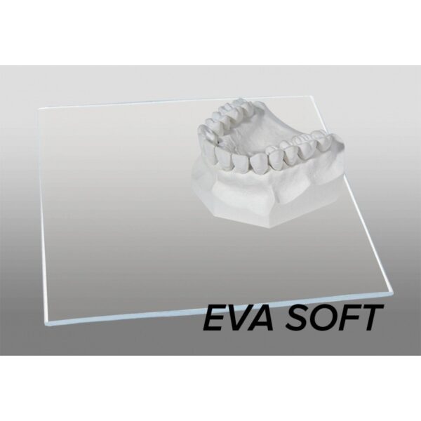 Un modello dentale poggia su un foglio EVA SOFT-1 MM 1817 etichettato con testo nero.