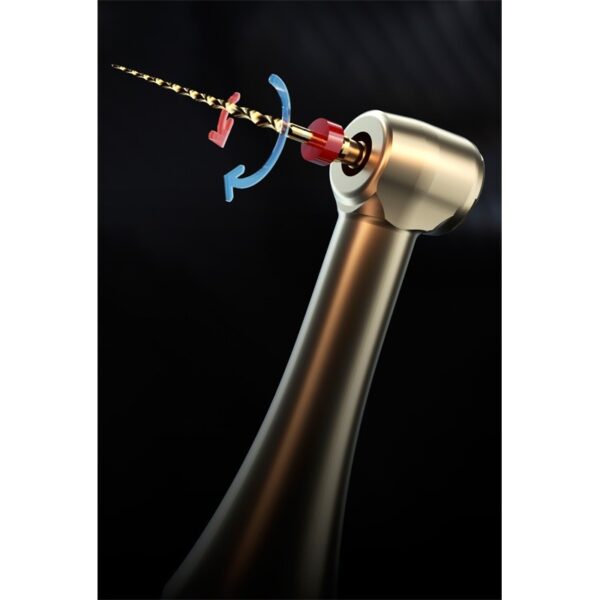 Primo piano del trapano dentale AI MOTOR BLACK con lima endodontica rotante e frecce.