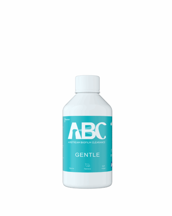 Una bottiglia bianca etichettata ABC Gentle del De Giorgi Store, con accenti turchesi.